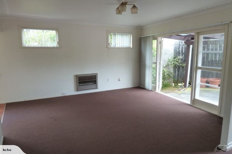 Photo of property in 2/25 Nutsey Avenue, Northcote, Auckland, 0627