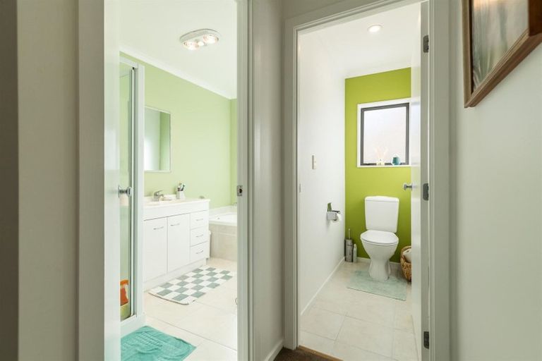 Photo of property in 17 Mavora Road, Lake Hayes, Queenstown, 9304