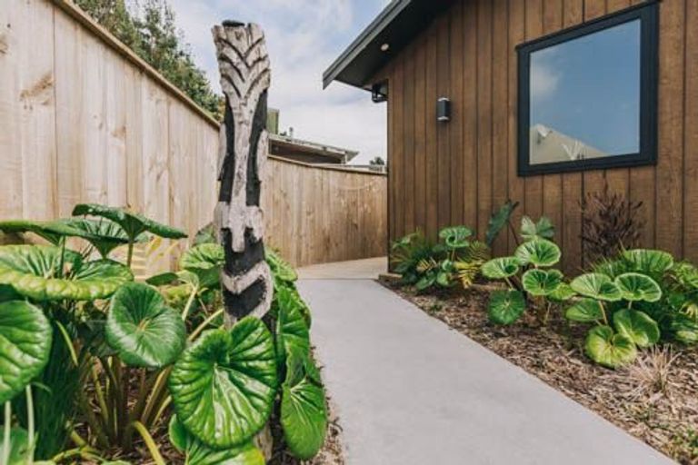 Photo of property in 16b Russell Drive, Oakura, 4314