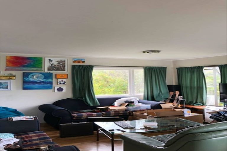 Photo of property in 39 Raleigh Road, Northcote, Auckland, 0627