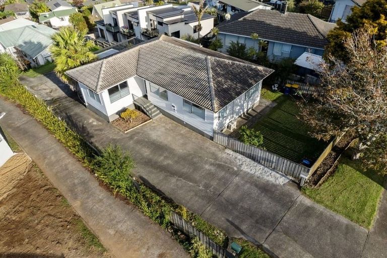 Photo of property in 23 Cherry Tree Place, Massey, Auckland, 0614
