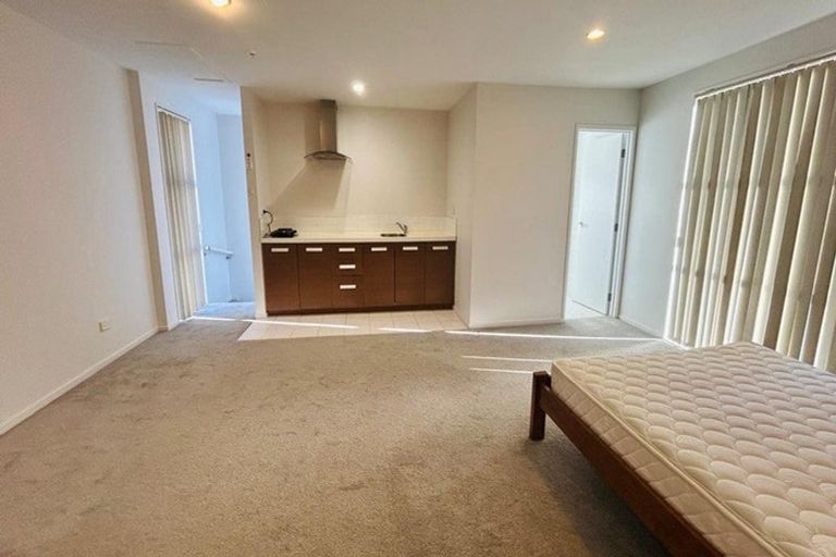 Photo of property in 18 Windfola Parkway, Takanini, 2112