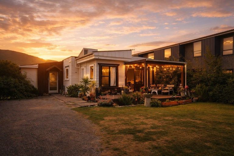 Photo of property in 6 Waimarie Avenue, Paraparaumu, 5032