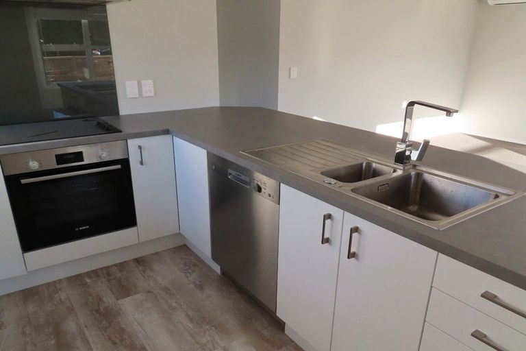 Photo of property in 15 Molesworth Street, Taita, Lower Hutt, 5011