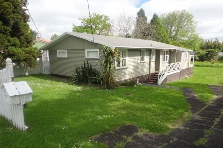 Photo of property in 38 Waipani Road, Te Atatu Peninsula, Auckland, 0610