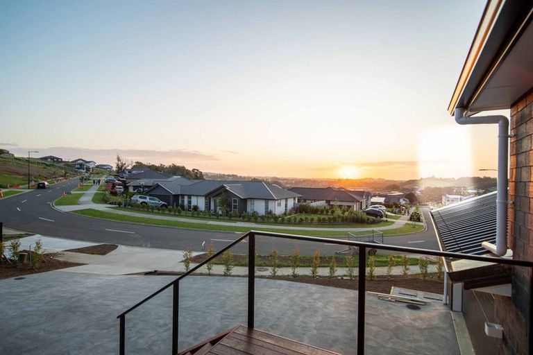 Photo of property in 116 Lisle Farm Drive, Pukekohe, 2120