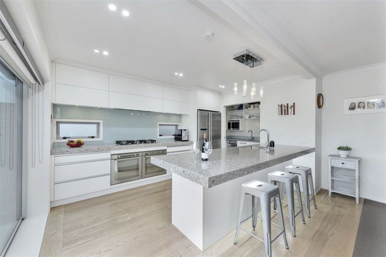 Photo of property in 14 Gulf Crest, Bucklands Beach, Auckland, 2012