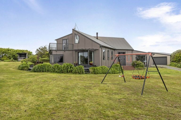 Photo of property in 20 Kiri Road, Te Kiri, Opunake, 4682