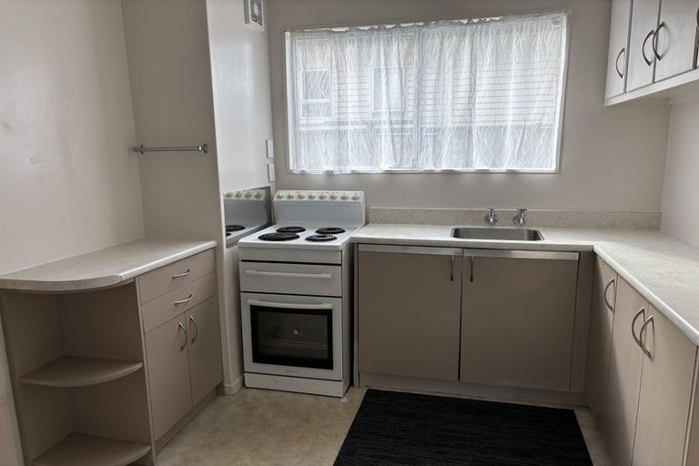 Photo of property in 28h Leighton Avenue, Waiwhetu, Lower Hutt, 5010