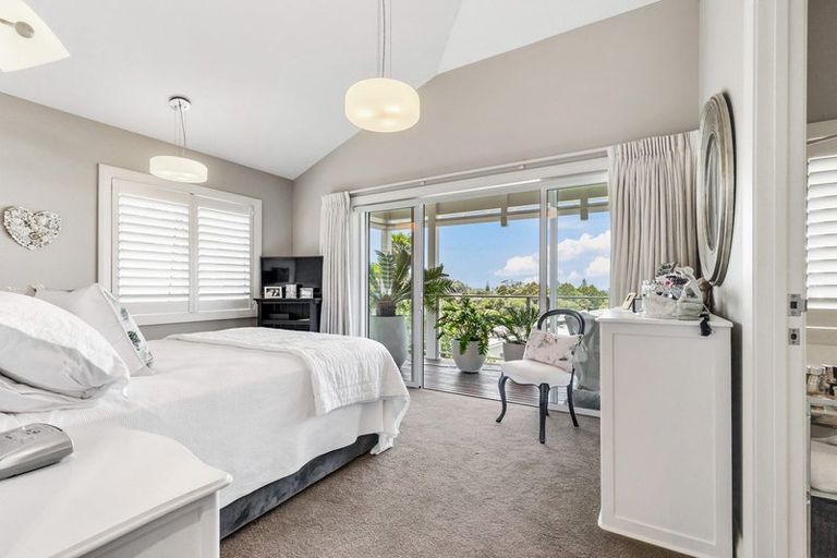 Photo of property in 17 Landmark Terrace, Orewa, 0931