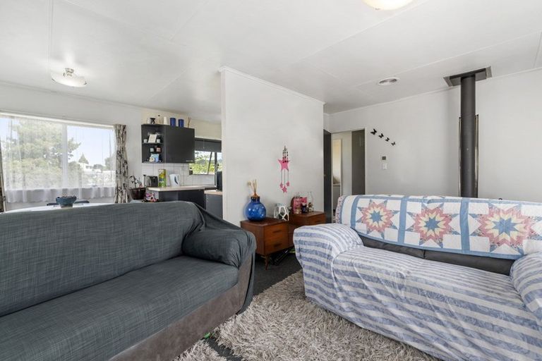 Photo of property in 2 Jet Place, Pukehangi, Rotorua, 3015