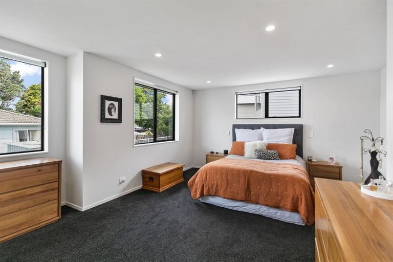 Photo of property in 71a Neil Avenue, Te Atatu Peninsula, Auckland, 0610