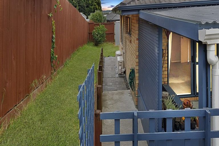 Photo of property in 15 Ashland Place, Weymouth, Auckland, 2103