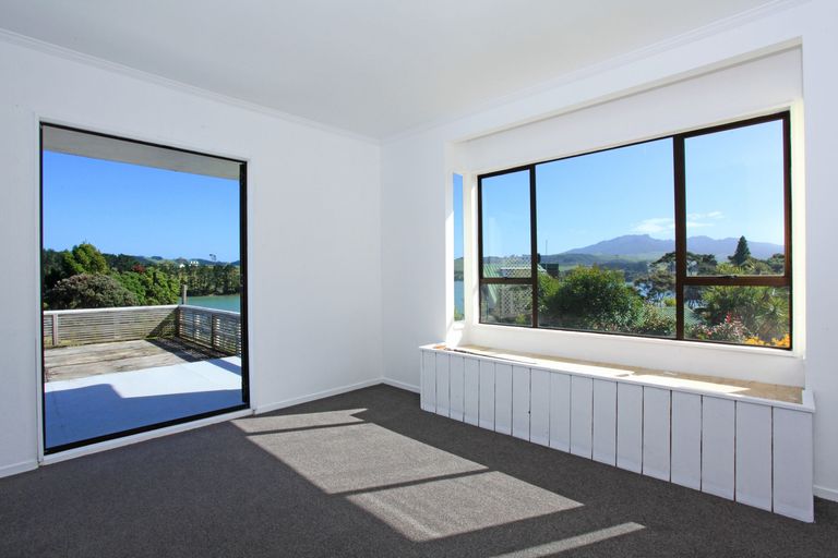 Photo of property in 23 Point Street, Raglan, 3225