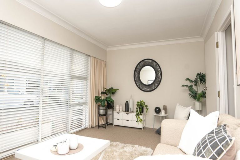 Photo of property in 2/52 Wallace Road, Papatoetoe, Auckland, 2025