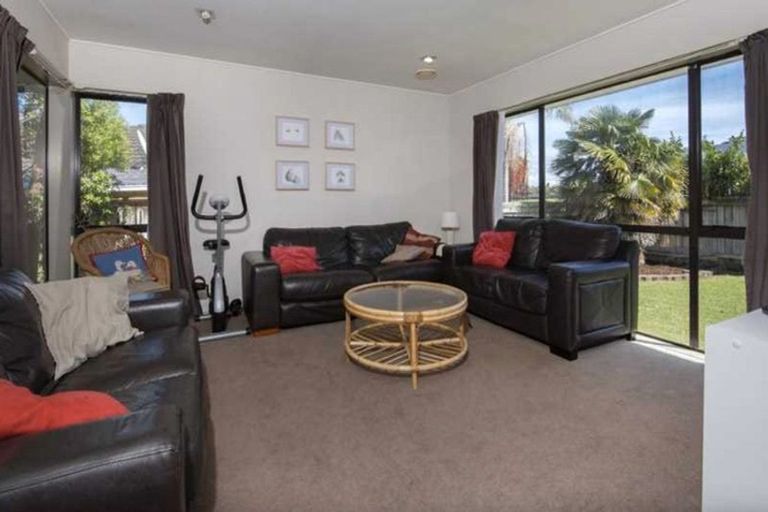 Photo of property in 30 Meadowland Drive, Somerville, Auckland, 2014