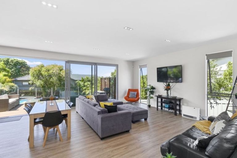 Photo of property in 4 Rock Isle Road, Torbay, Auckland, 0630