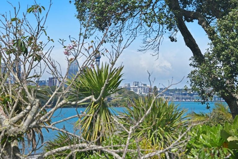 Photo of property in 13 Birkley Road, Bayswater, Auckland, 0622