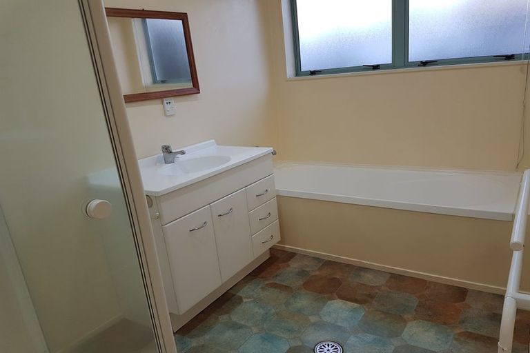 Photo of property in 4a Brandon Road, Glen Eden, Auckland, 0602