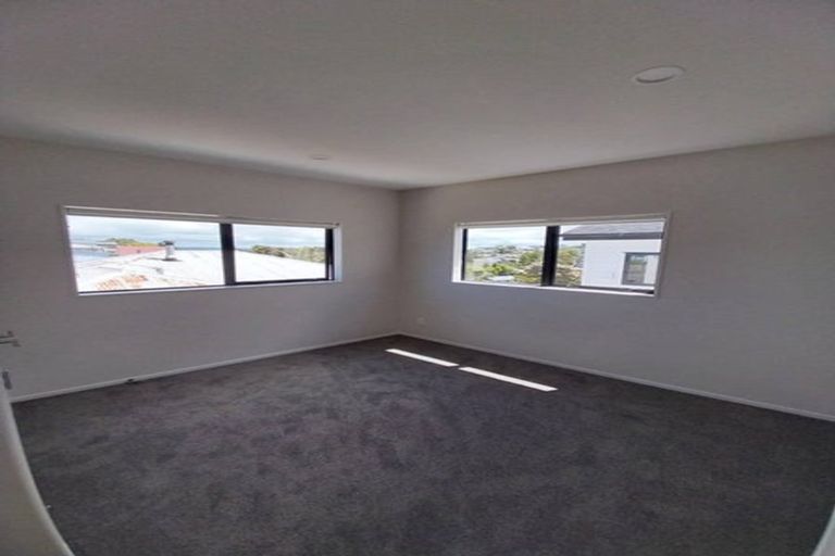 Photo of property in 133a Arran Road, Browns Bay, Auckland, 0630