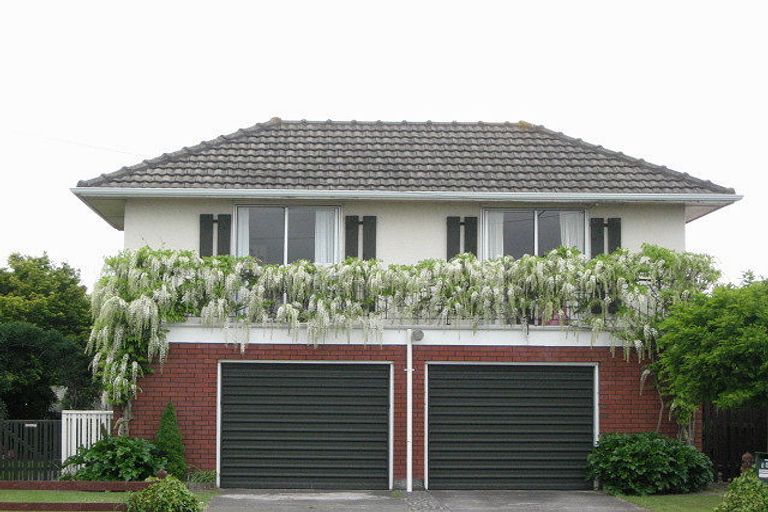 Photo of property in 140 Grimseys Road, Redwood, Christchurch, 8051
