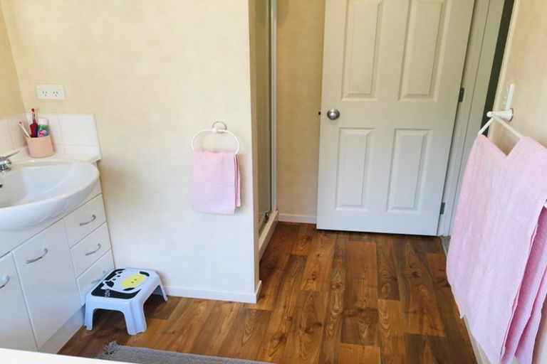 Photo of property in 45 Mountain View Road, Hikurangi, 0114