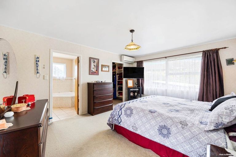 Photo of property in 16 Kurnell Drive, Botany Downs, Auckland, 2010