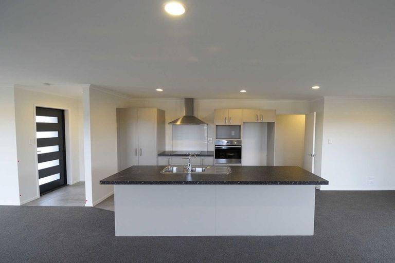 Photo of property in 48 Shillingford Boulevard, Rolleston, 7615