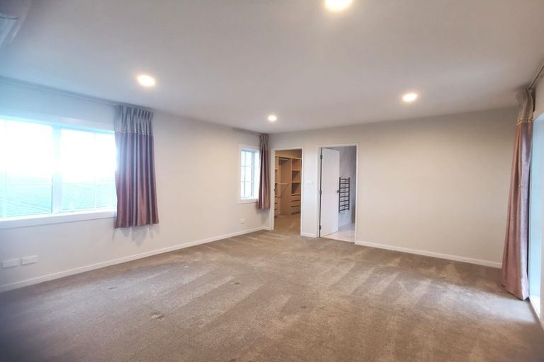 Photo of property in 1004a East Coast Road, Northcross, Auckland, 0630