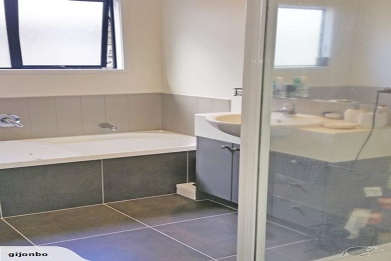 Photo of property in 88 Fields Parade, Oteha, Auckland, 0632