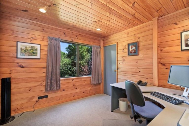 Photo of property in 2 Grand Vue Road, Kawaha Point, Rotorua, 3010