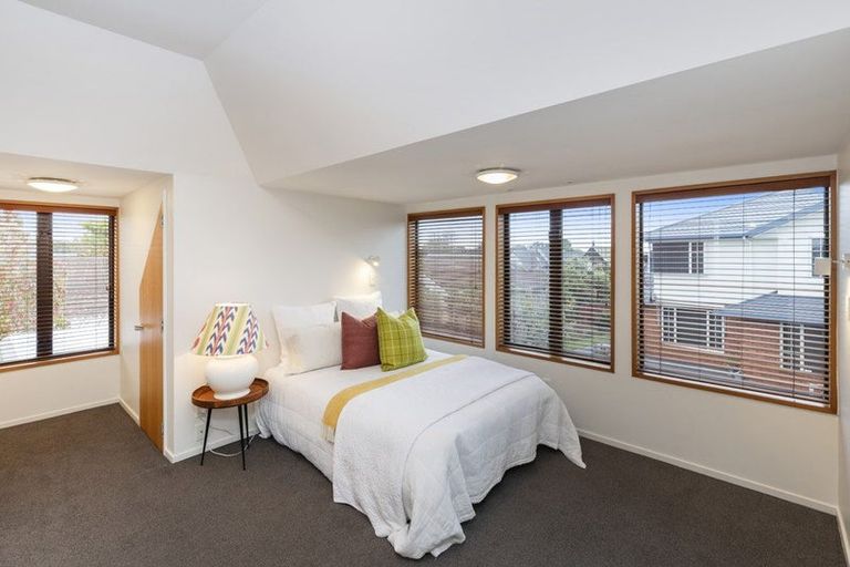 Photo of property in 16 Kent Lodge Avenue, Avonhead, Christchurch, 8042