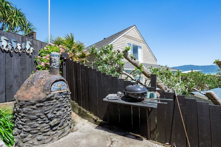 Photo of property in 40 Hicks Crescent, Waikanae Beach, Waikanae, 5036