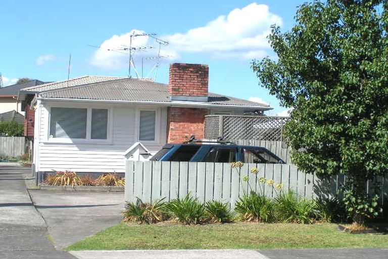 Photo of property in 2/5 Seine Road, Forrest Hill, Auckland, 0620