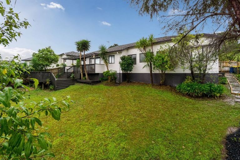 Photo of property in 7 Graham Collins Drive, Windsor Park, Auckland, 0632