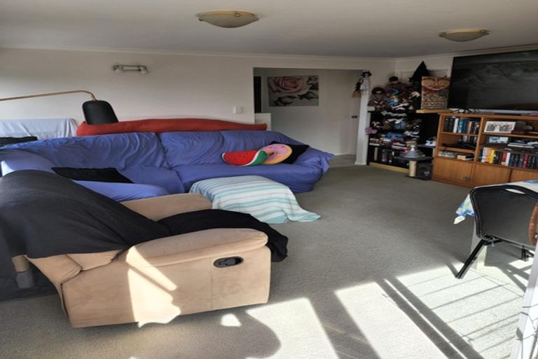 Photo of property in 6 Hume Drive, Hillcrest, Auckland, 0627