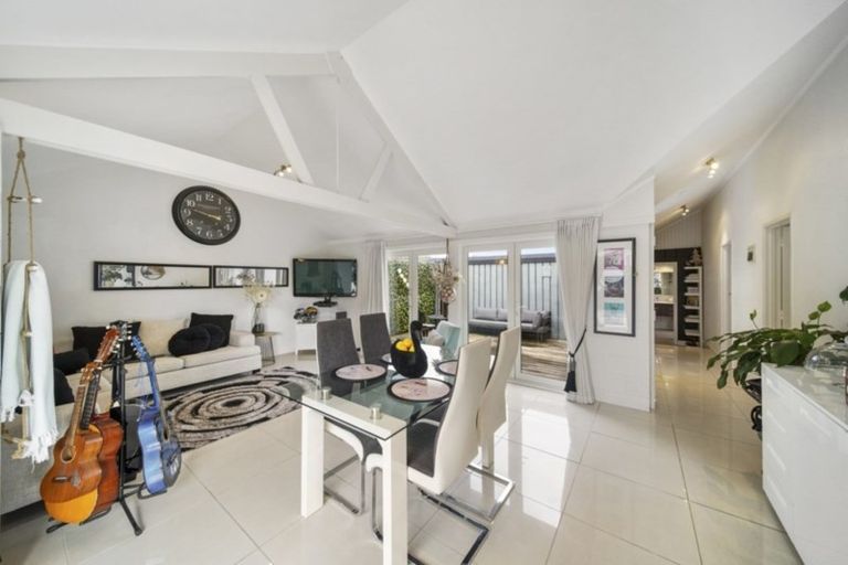 Photo of property in 1/27 Browns Avenue, Pakuranga, Auckland, 2010