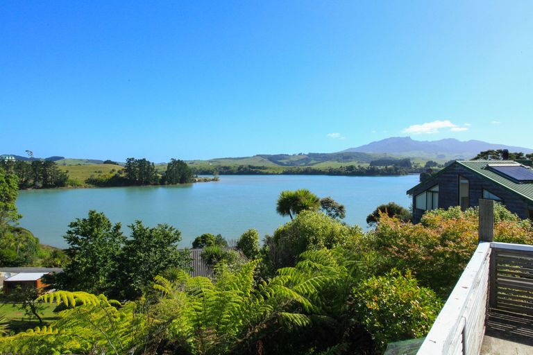 Photo of property in 23 Point Street, Raglan, 3225