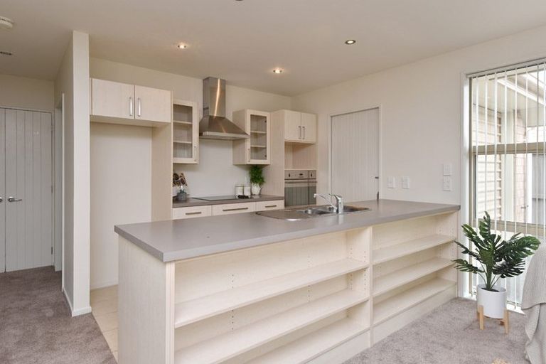 Photo of property in 3/38 Sawyers Arms Road, Northcote, Christchurch, 8052