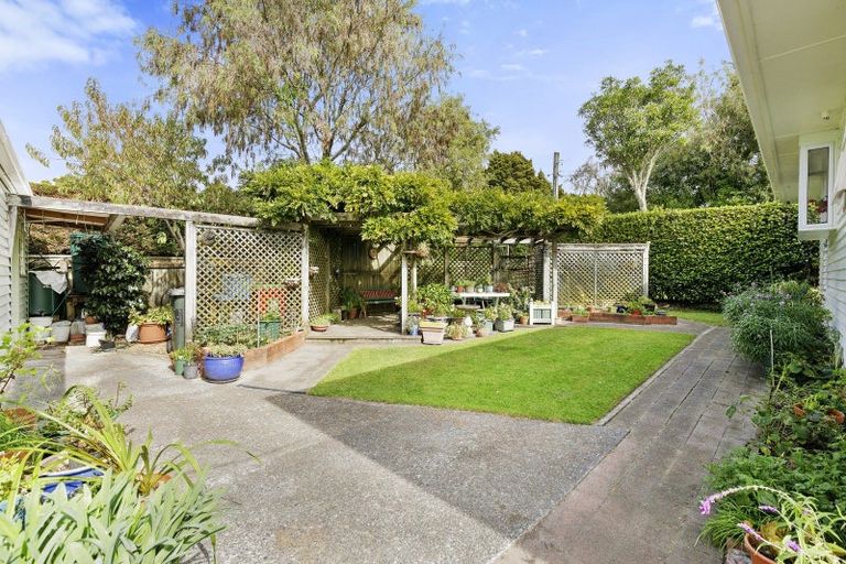 Photo of property in 32 Pempsey Street, Silverstream, Upper Hutt, 5019