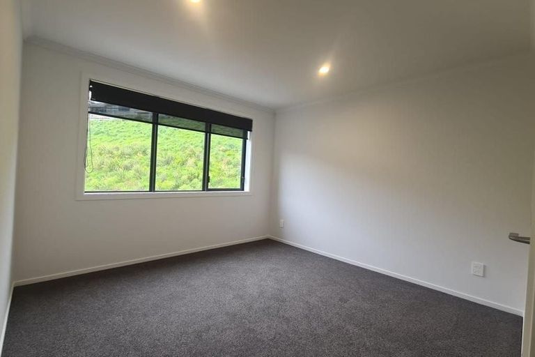 Photo of property in 5 Holystone Road, Whitby, Porirua, 5024