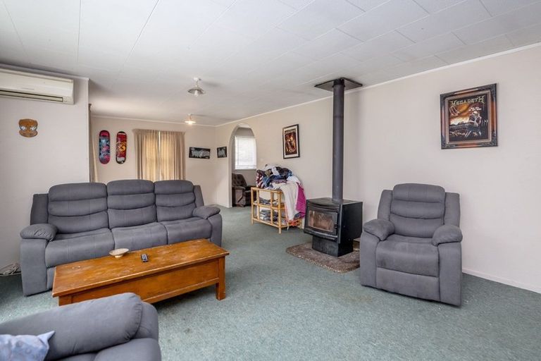 Photo of property in 16a Clifton Avenue, Carterton, 5713