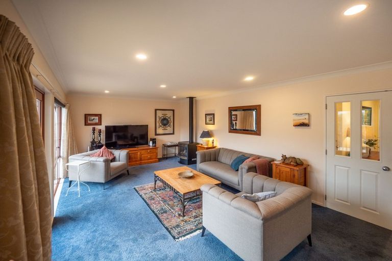 Photo of property in 51 Lakewood Avenue, Churton Park, Wellington, 6037