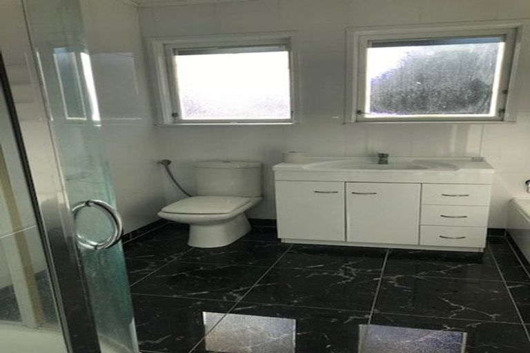 Photo of property in 23 Mirrabooka Avenue, Botany Downs, Auckland, 2010