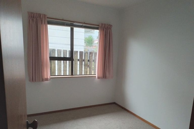 Photo of property in 4 Dinniss Avenue, Regent, Whangarei, 0112