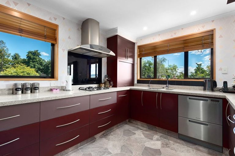 Photo of property in 74 Kinmont Crescent, Kinmont Park, Mosgiel, 9024