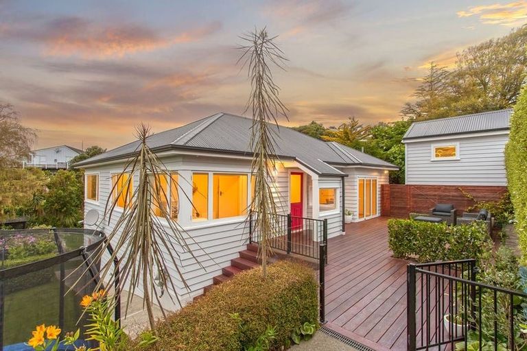 Photo of property in 157 Hackthorne Road, Cashmere, Christchurch, 8022