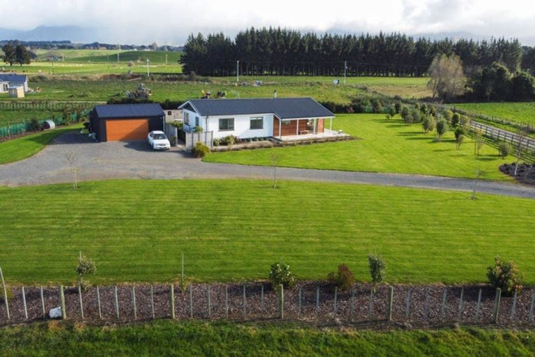 Photo of property in 77120a State Highway 2, Dannevirke, 4977