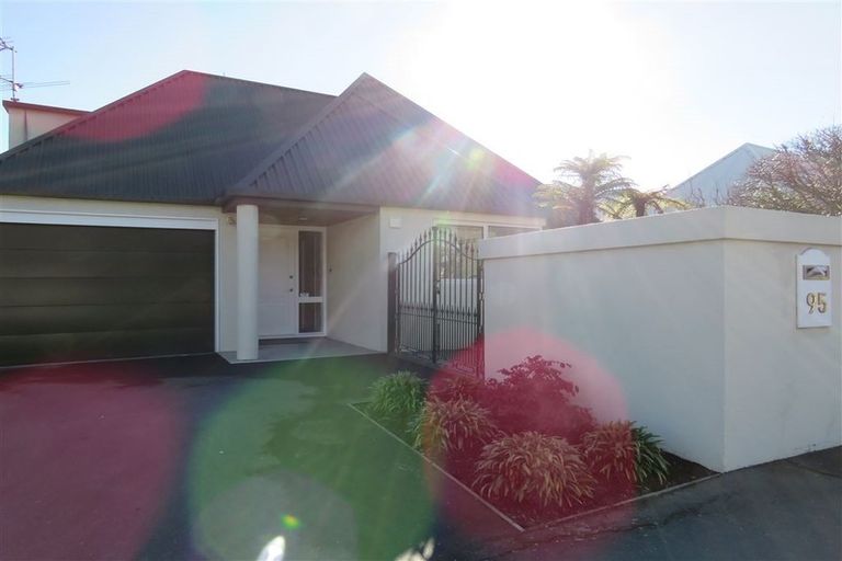 Photo of property in 95 Clyde Road, Ilam, Christchurch, 8041