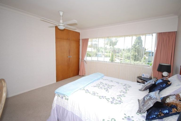 Photo of property in 105 Hutchinsons Road, Bucklands Beach, Auckland, 2014